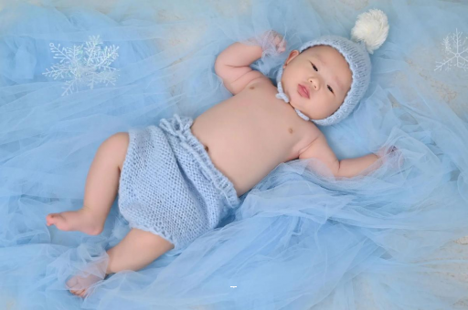 高平宝宝吐奶黄色 高平宝宝吐奶黄色